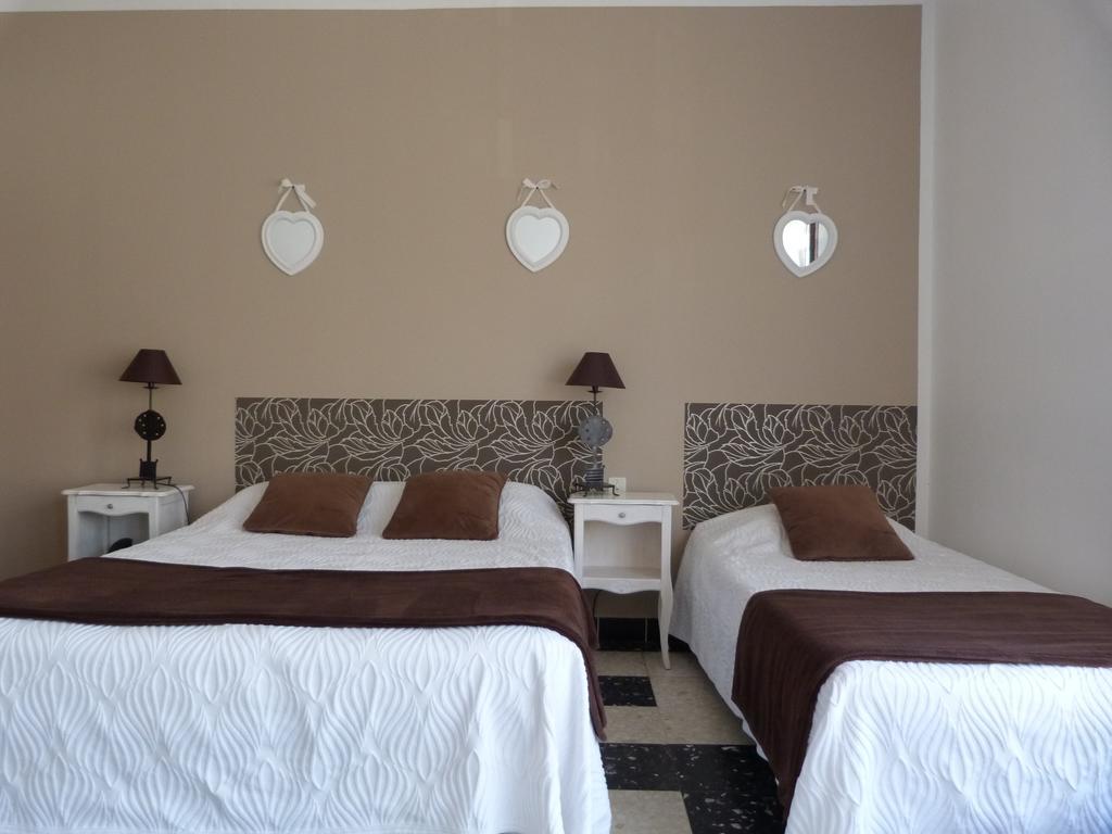 Hotel De Thau Meze Phòng bức ảnh